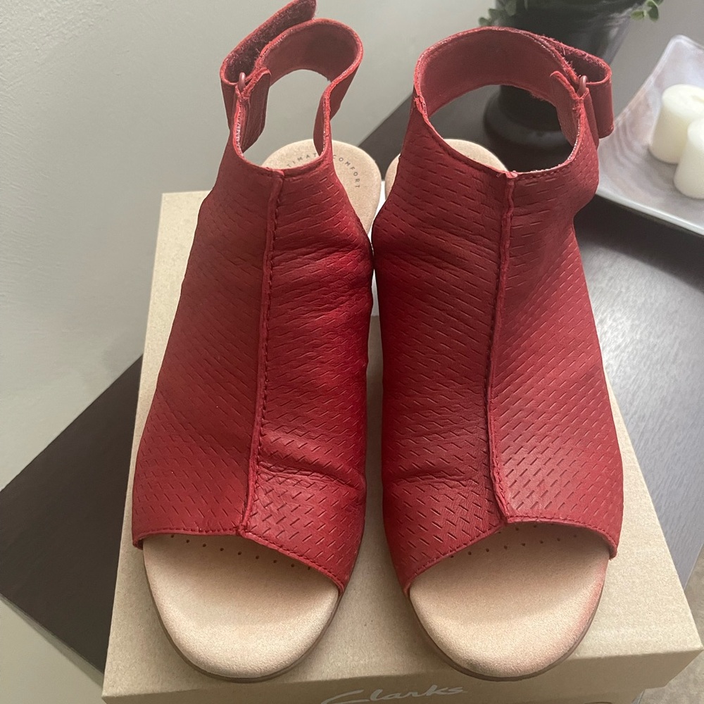 Clarks leather sandals, red, 9 medium